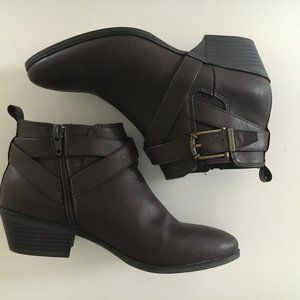 style & co. womens brown harperr faux leather ankle boot booties size 6.5M EUC